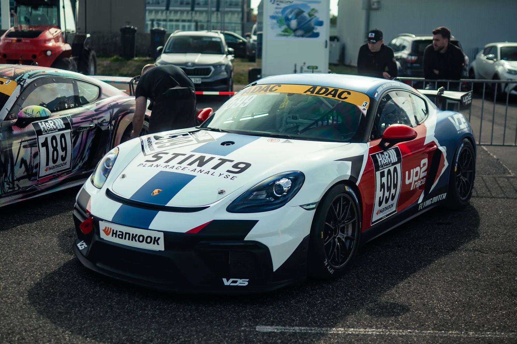 The VDS Motorsport Porsche 718 Cayman GT4 Clubsport with Stint9 on the bonnet